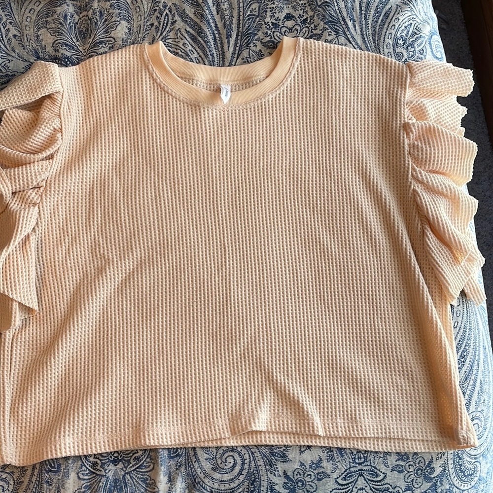 Waffle short sleeve with ruffle